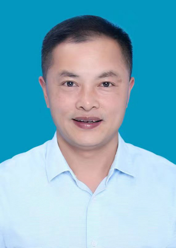 周培良  党委副书记、副校长